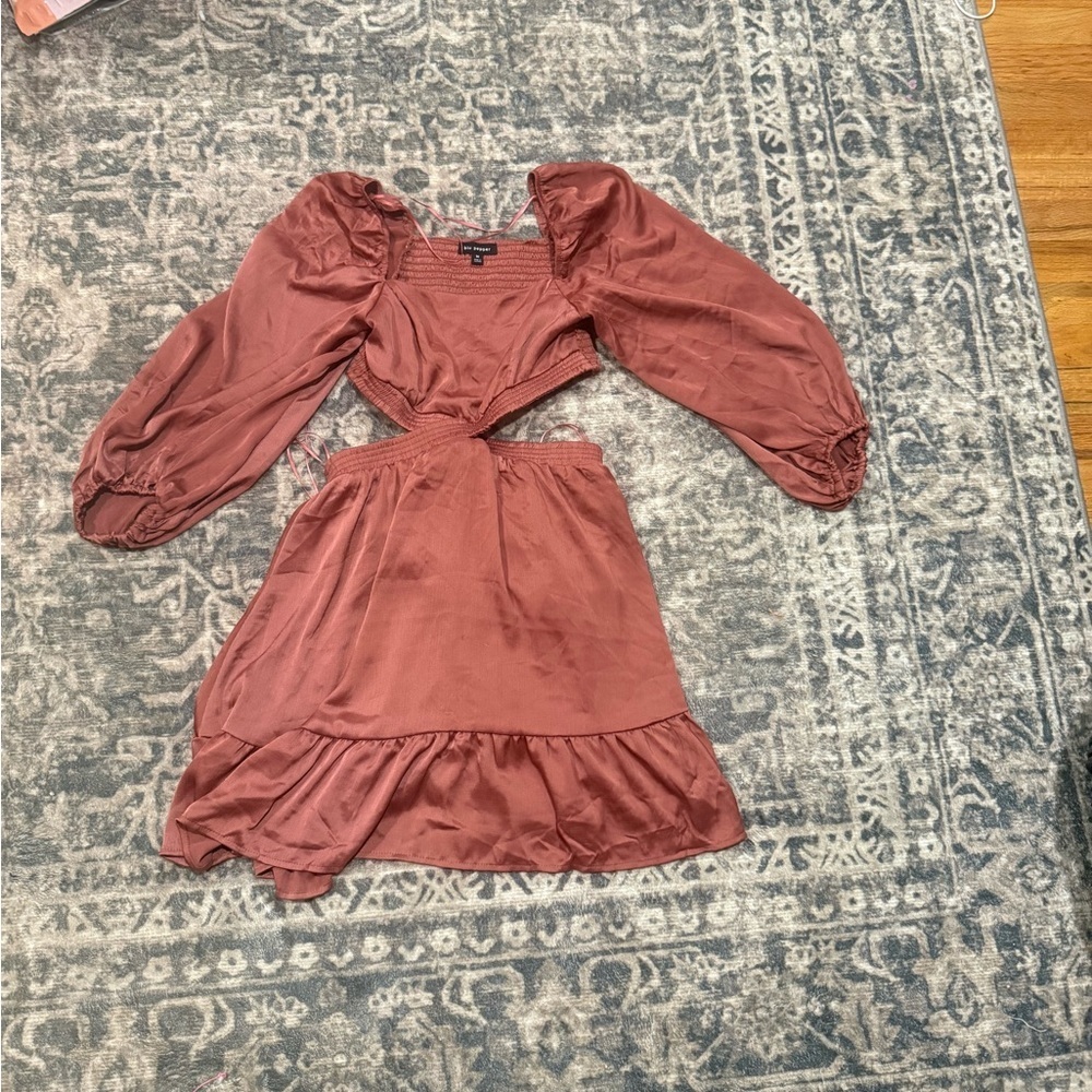 ✨ Blu Pepper Rust Satin Cutout Mini Dress – Size M ✨ - Picture 2 of 7